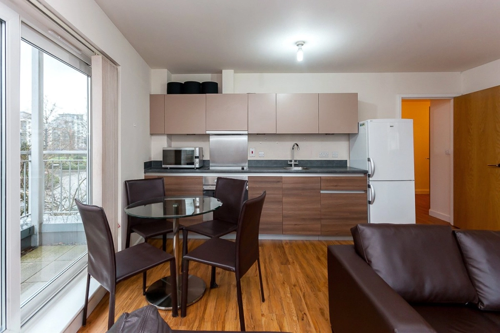 1 bedroom apartments/flats for sale in Boulevard Drive, Beaufort Park, Colindale - NW9 view 3