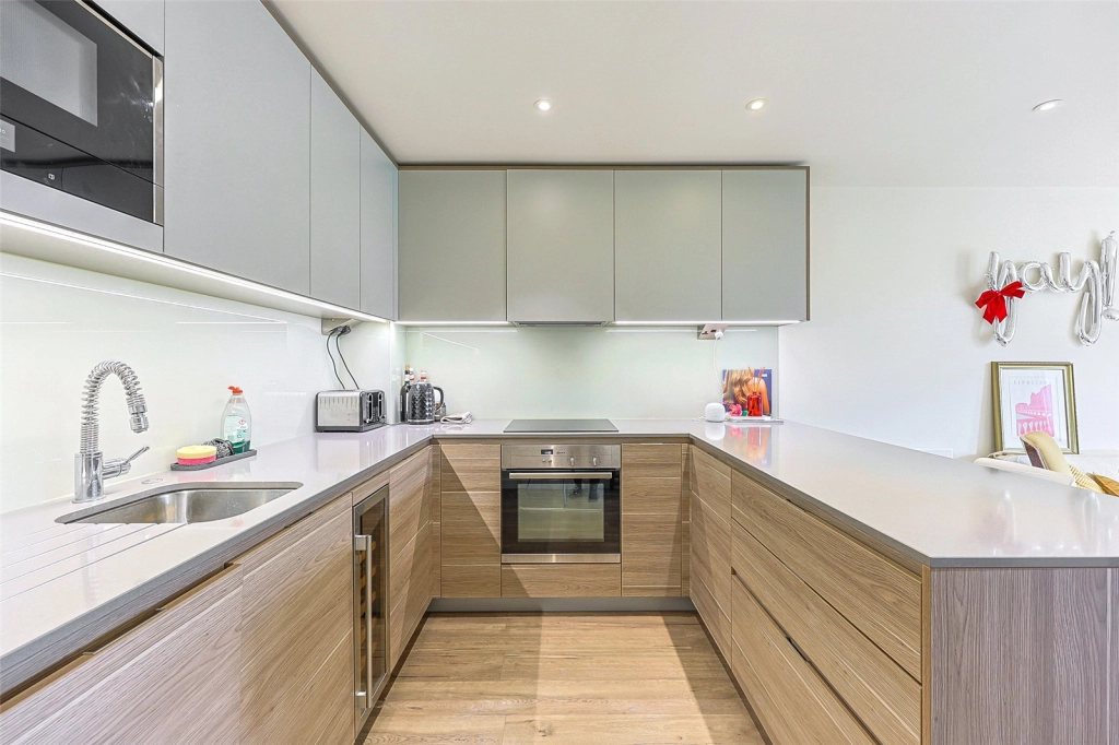 1 bedroom apartments/flats for sale in Beaufort Square, Beaufort Park - NW9 view 8