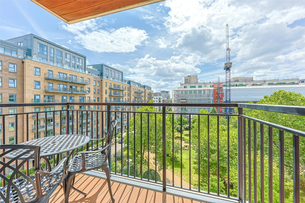 1 bedroom apartments/flats for sale in Beaufort Square, Beaufort Park - NW9 view 9