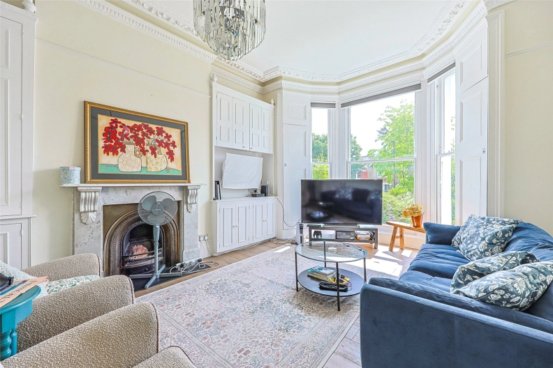 3 bedrooms apartments/flats to sale in Castlebar Road, Ealing-image 1