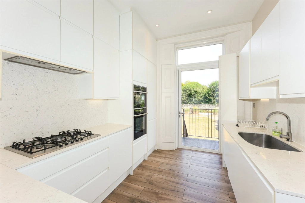 3 bedrooms apartments/flats for sale in Castlebar Road, Ealing - W5 view 8