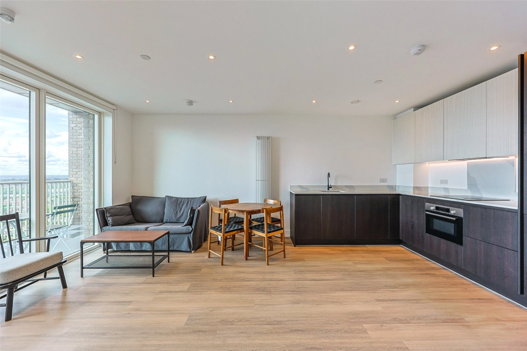 1 bedroom apartments/flats for sale in Heartwood Boulevard, Acton - W3 view 2