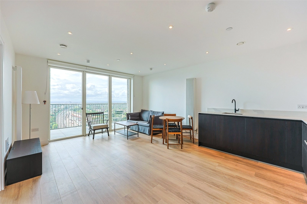 1 bedroom apartments/flats for sale in Heartwood Boulevard, Acton - W3 view 3