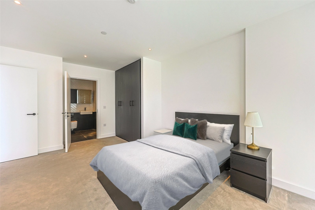 1 bedroom apartments/flats for sale in Heartwood Boulevard, Acton - W3 view 6