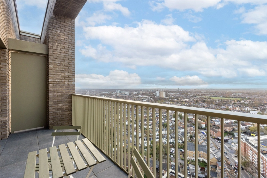 1 bedroom apartments/flats for sale in Heartwood Boulevard, Acton - W3 view 9