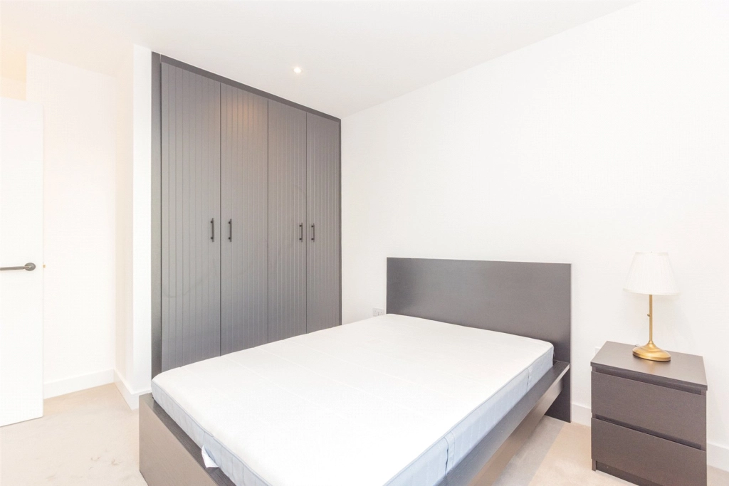 1 bedroom apartments/flats for sale in Heartwood Boulevard, Acton - W3 view 5