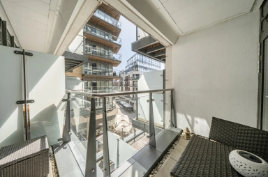 Longfield Avenue, Ealing - W5 view 10