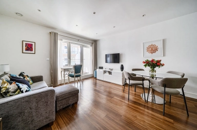 Longfield Avenue, Ealing - W5 view 16
