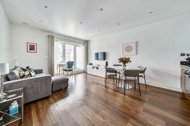 Longfield Avenue, Ealing - W5 view 14