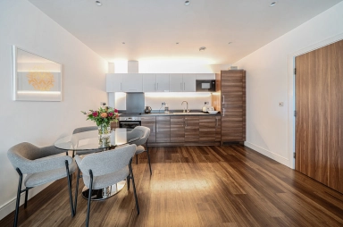 Longfield Avenue, Ealing - W5 view 18