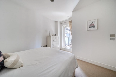 Longfield Avenue, Ealing - W5 view 20