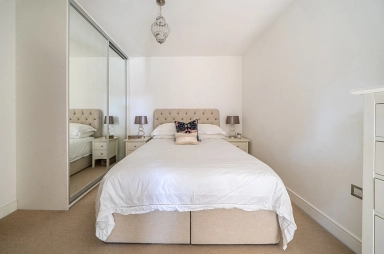 Longfield Avenue, Ealing - W5 view 19