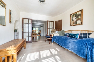Rushgrove Avenue, Colindale - NW9 view 9