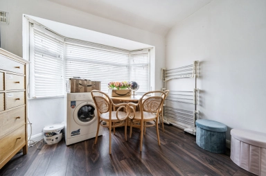 Rushgrove Avenue, Colindale - NW9 view 14