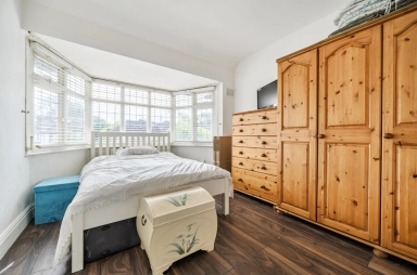 Rushgrove Avenue, Colindale - NW9 view 13