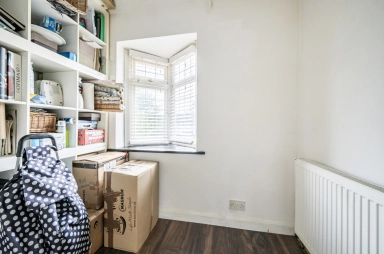 Rushgrove Avenue, Colindale - NW9 view 15