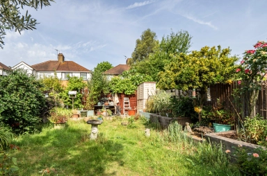 Rushgrove Avenue, Colindale - NW9 view 4