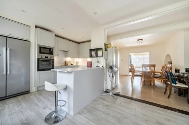 Rushgrove Avenue, Colindale - NW9 view 6