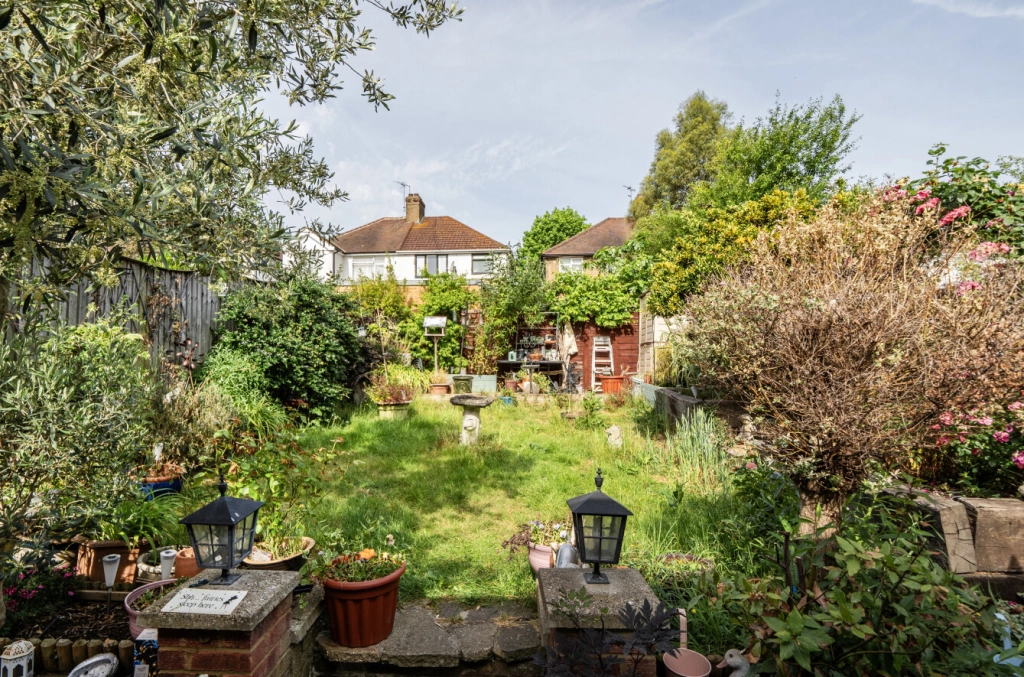 3 bedrooms houses for sale in Rushgrove Avenue, Colindale - NW9 view 17