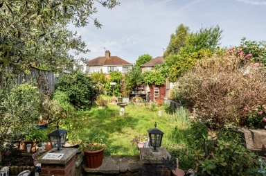 Rushgrove Avenue, Colindale - NW9 view 17