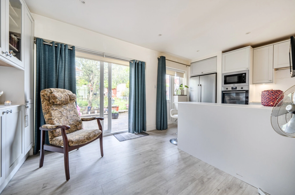 3 bedrooms houses for sale in Rushgrove Avenue, Colindale - NW9 view 7
