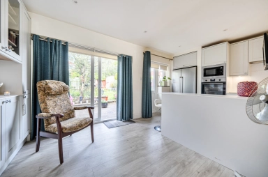 Rushgrove Avenue, Colindale - NW9 view 7