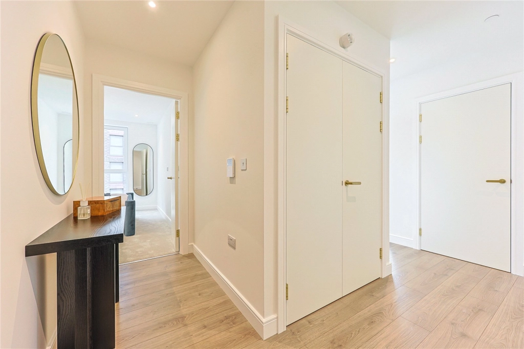 3 bedrooms apartments/flats for sale in Quay Walk, Wembley - HA0 view 8