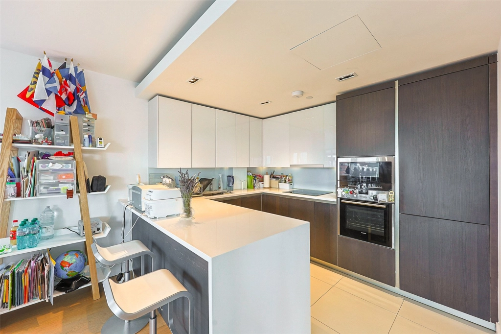 2 bedrooms apartments/flats for sale in Longfield Avenue, Ealing - W5 view 4