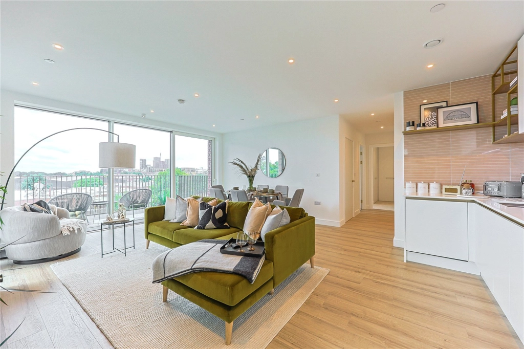 3 bedrooms apartments/flats to sale in Quay Walk, Wembley-image 1