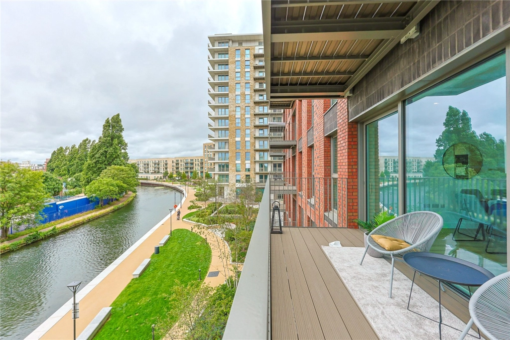 3 bedrooms apartments/flats for sale in Quay Walk, Wembley - HA0 view 15