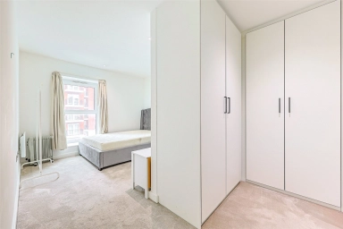 Beaufort Square, Beaufort Park, Colindale - NW9 view 6