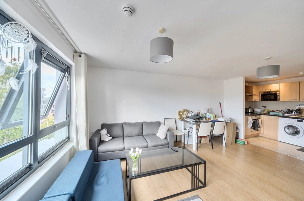 1 bedroom apartments/flats for sale in Mannock Close, Colindale - NW9 view 10