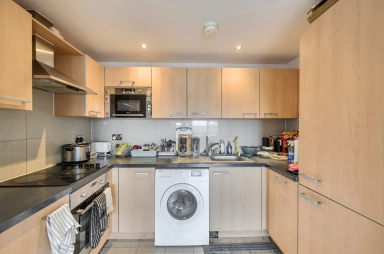 Mannock Close, Colindale - NW9 view 4