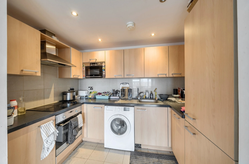 1 bedroom apartments/flats for sale in Mannock Close, Colindale - NW9 view 11