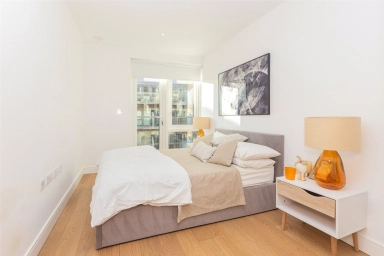 Longfield Avenue, Ealing - W5 view 17