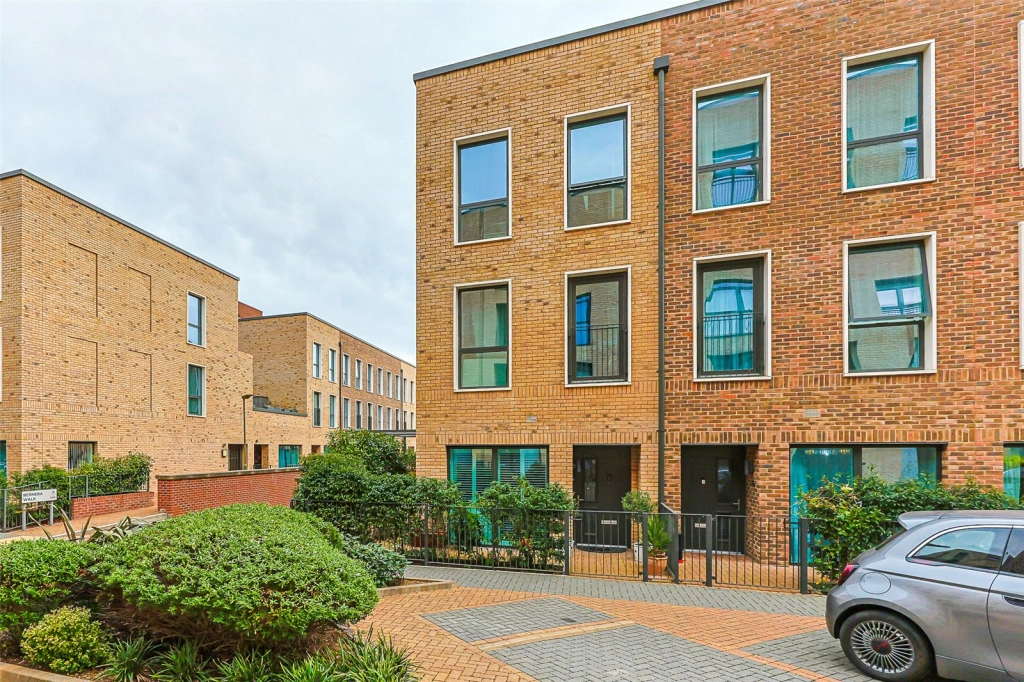 4 bedrooms houses for sale in Hoy Close, Colindale Gardens, Colindale - NW9 view 20