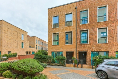 Hoy Close, Colindale Gardens, Colindale - NW9 view 20