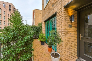 Hoy Close, Colindale Gardens, Colindale - NW9 view 19