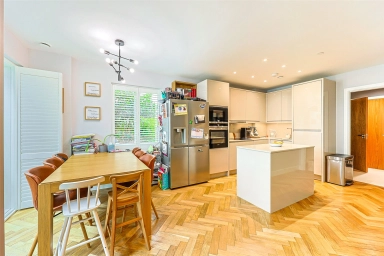 Hoy Close, Colindale Gardens, Colindale - NW9 view 5