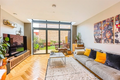 Hoy Close, Colindale Gardens, Colindale - NW9 view 1