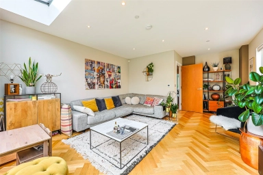 Hoy Close, Colindale Gardens, Colindale - NW9 view 6