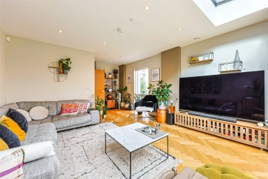 Hoy Close, Colindale Gardens, Colindale - NW9 view 4