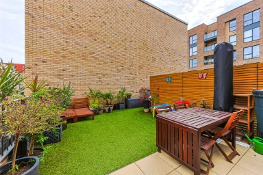 Hoy Close, Colindale Gardens, Colindale - NW9 view 18