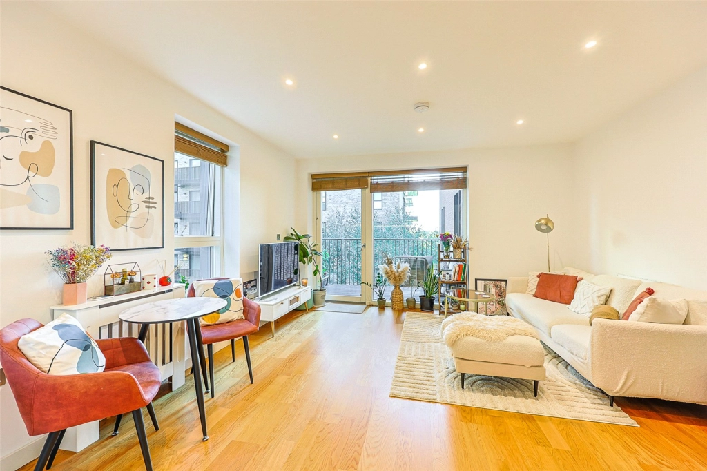 1 bedroom apartments/flats for sale in Samara Drive, Southall - UB1 view 2