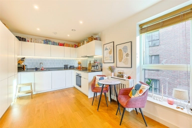 Samara Drive, Southall - UB1 view 3