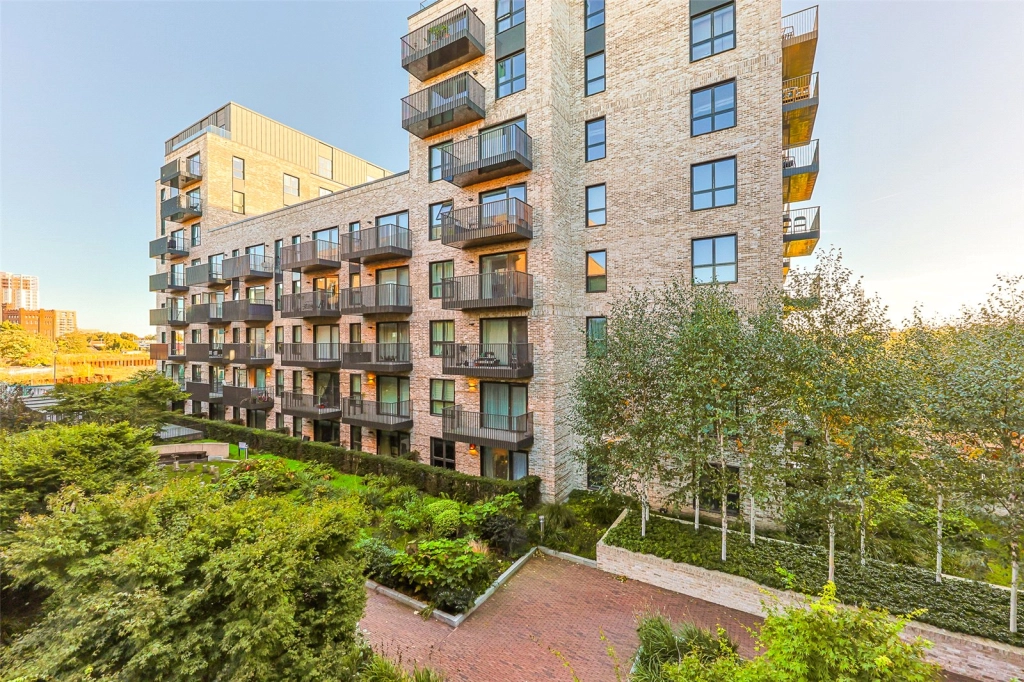 1 bedroom apartments/flats for sale in Samara Drive, Southall - UB1 view 10