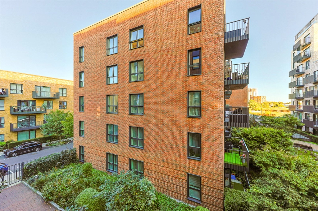 1 bedroom apartments/flats for sale in Samara Drive, Southall - UB1 view 11