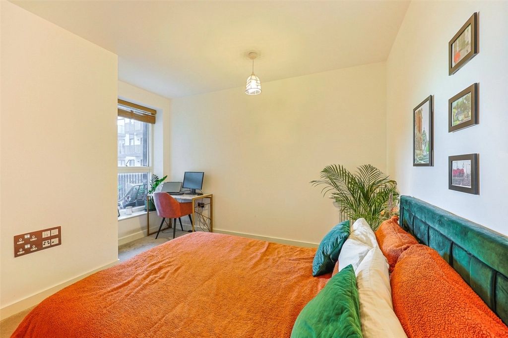 1 bedroom apartments/flats for sale in Samara Drive, Southall - UB1 view 14