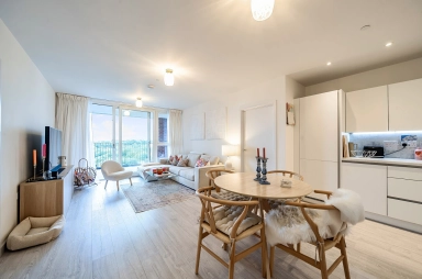 Shearwater Drive, Hendon Waterside - NW9 view 6