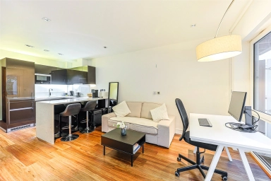 Longfield Avenue, Ealing - W5 view 5